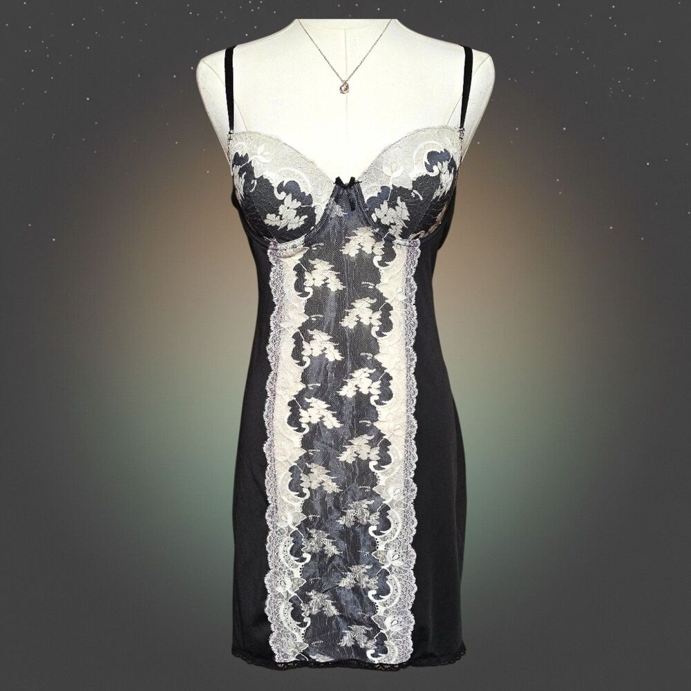 Marilyn Monroe Intimates Black Lace Slip Dress Underwire Chemise Nightie‎ Medium